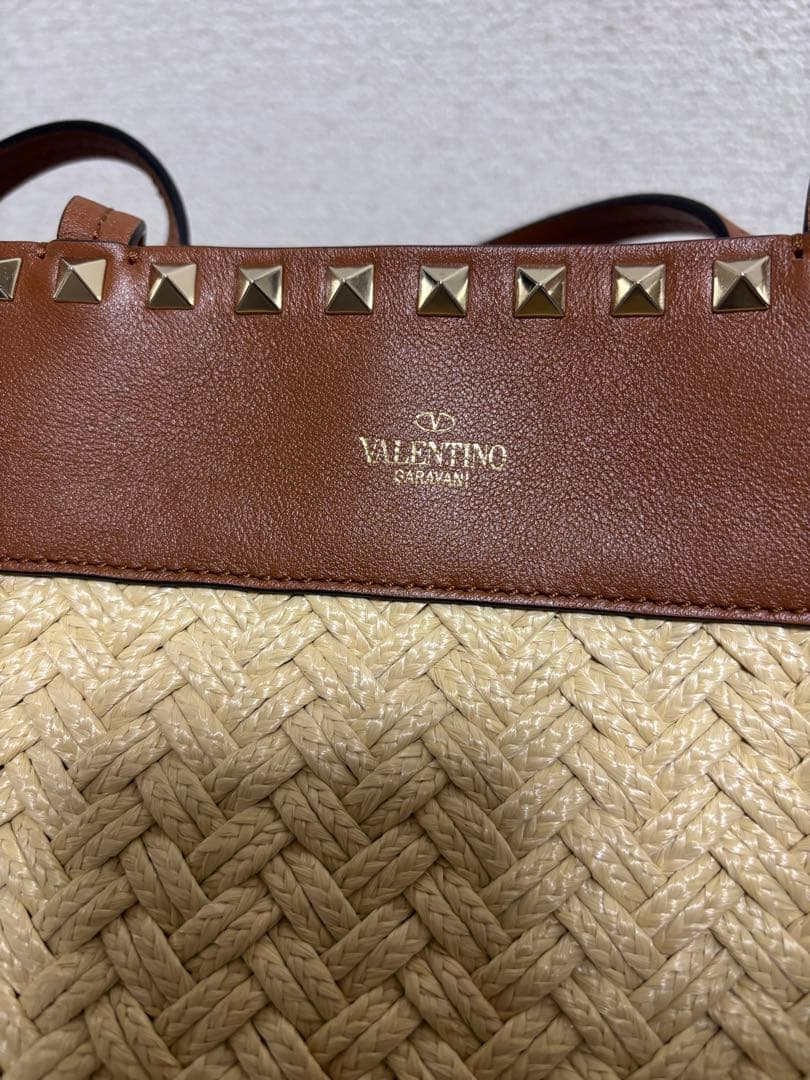 最終売切り価格　美品　ヴァレンティノガラヴァーニ　ロックスタッズ　かごバッグ