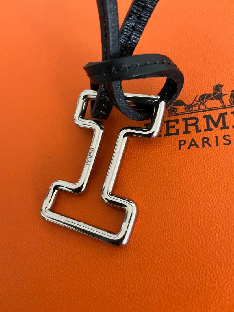 Hermès “Lanière” Noir エルメス ラニエール 黒 Hチャーム