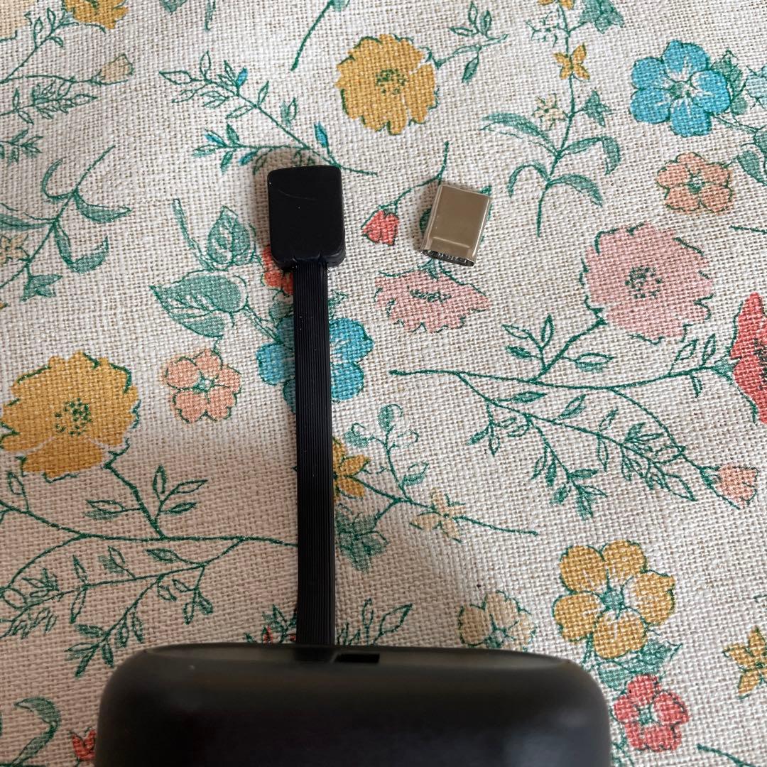 モバイルバッテリー 急速充電 4台同時充電 コンパクト黒 ※破損あり