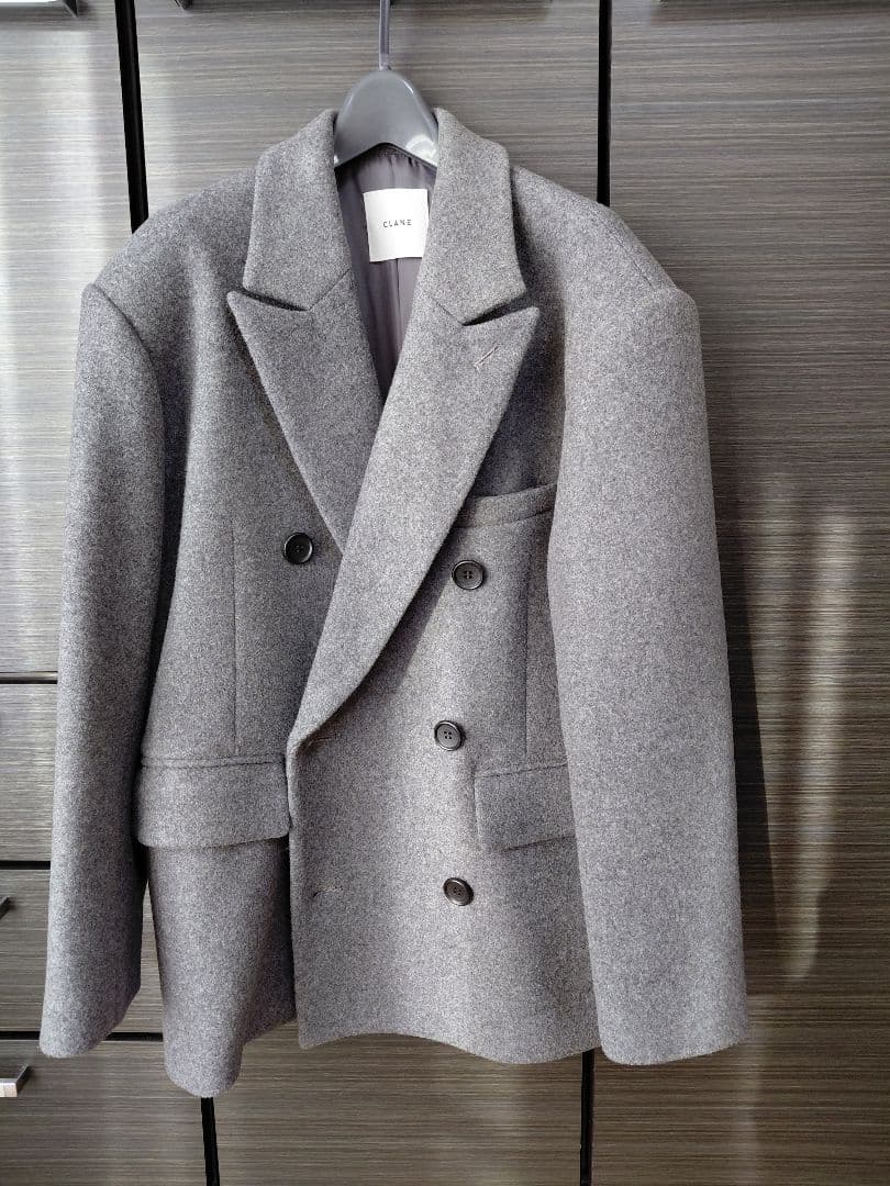 【CLANE】OVER SHOULDER PEAKED LAPEL COAT