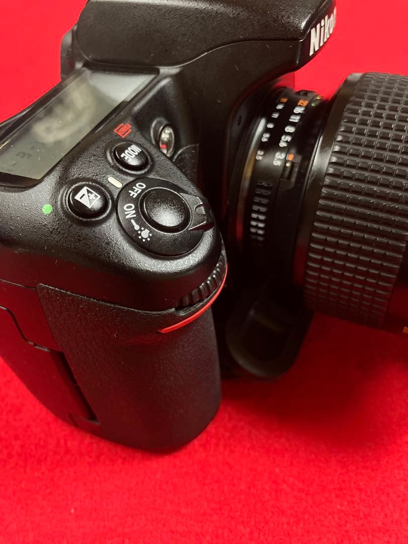 衝撃　これが美品！ Ｄ300 純正28-200mm バンフ