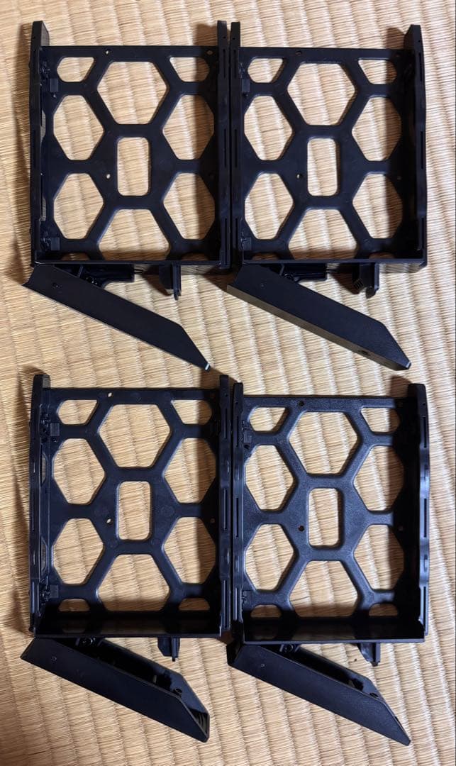 中古Synology DS918+ 4ベイ メモリ8GBへ増設済