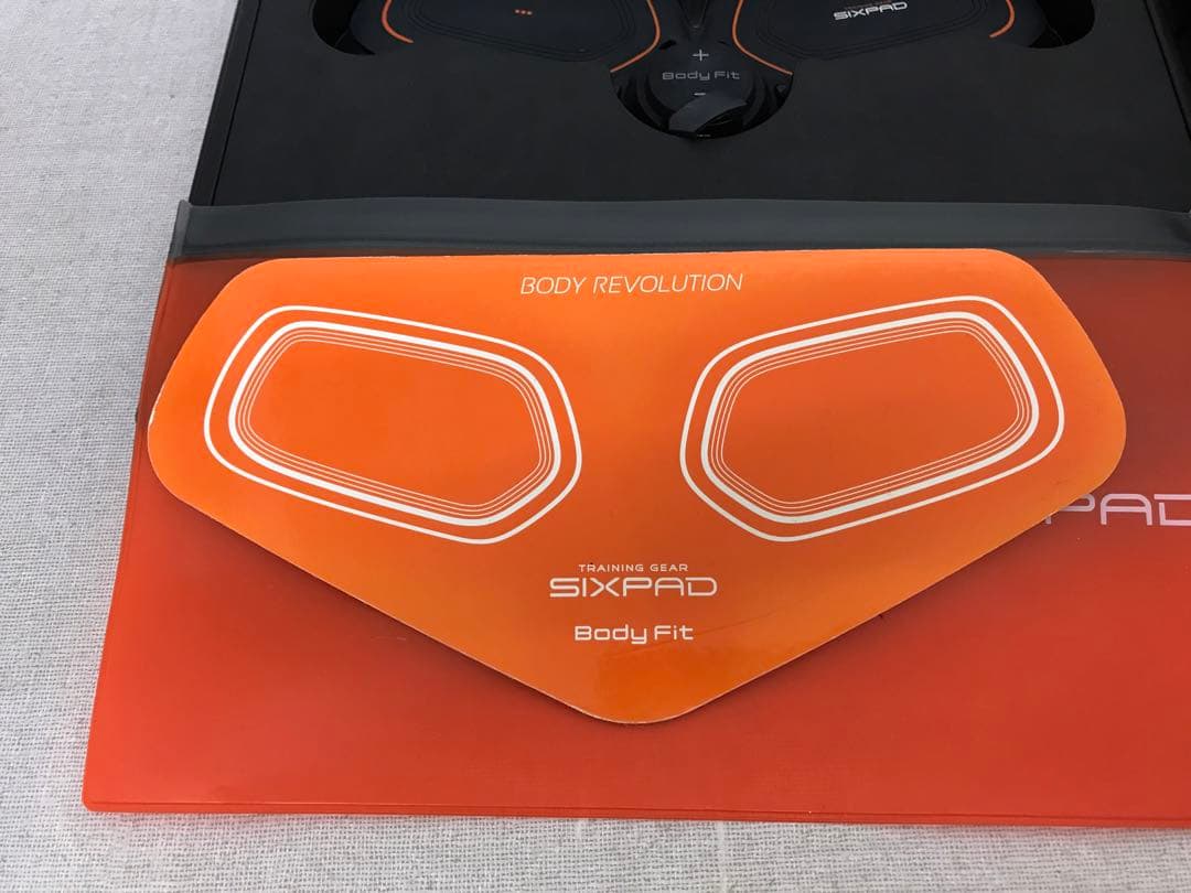 SIXPAD 2点まとめ売り 〈アブズフィット2、ボディフィット2〉