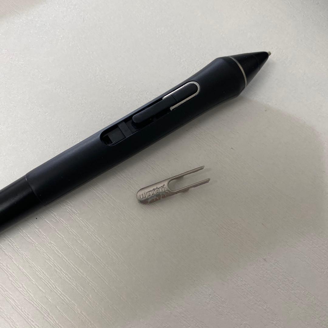 wacom intuos pro large(ペンの銀色の部分割れあり)
