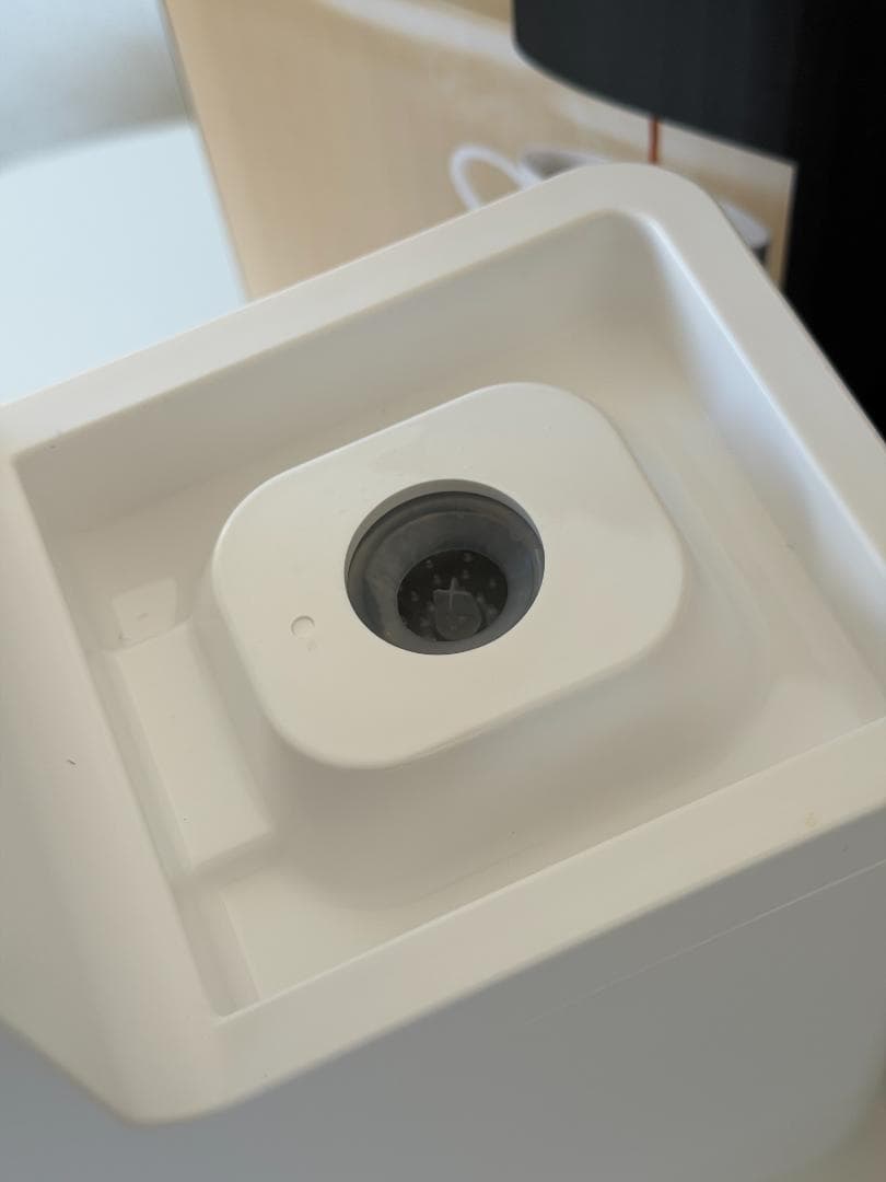 KEURIG キューリグ コーヒーメーカー KB-01 ホワイト 使用数回のみ