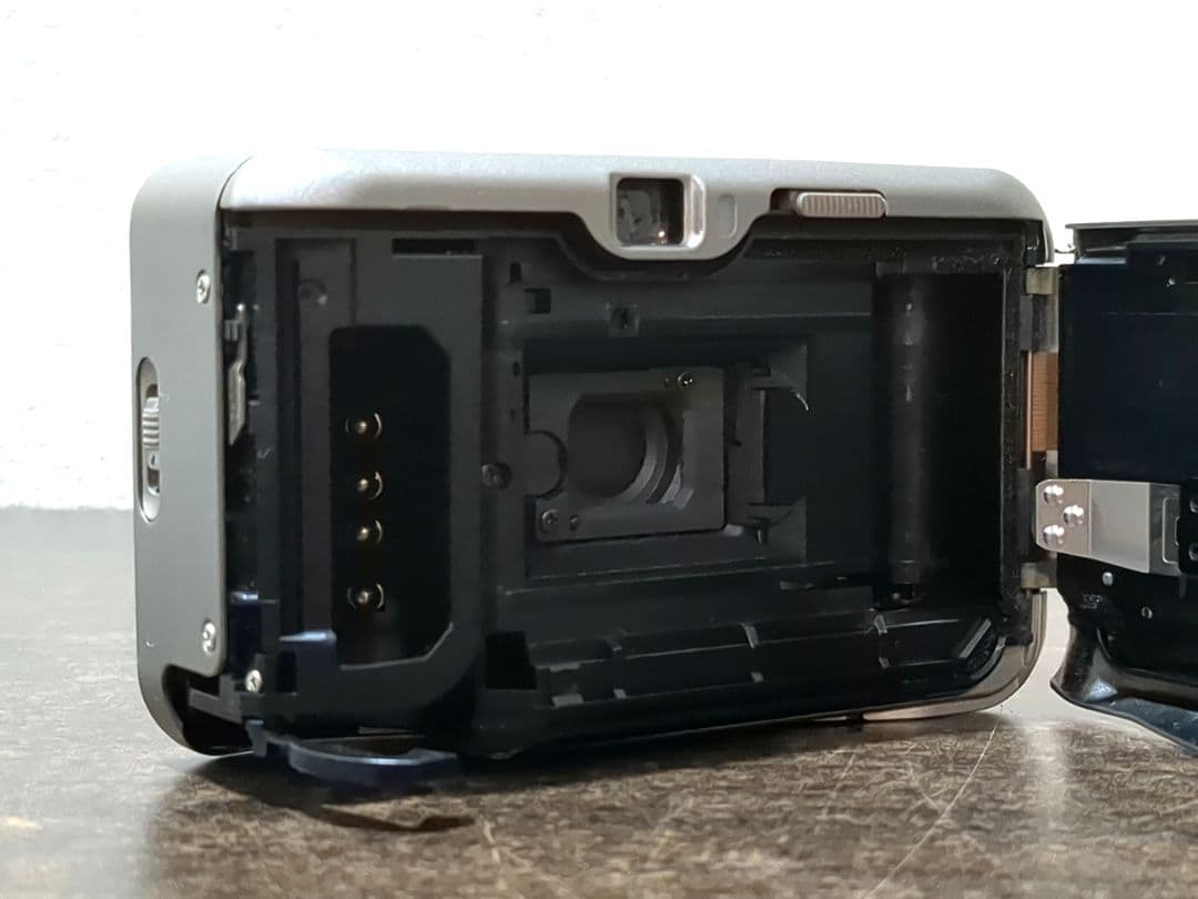 FUJIFILM TIARA コンパクトカメラ SUPER-EBC 28mm