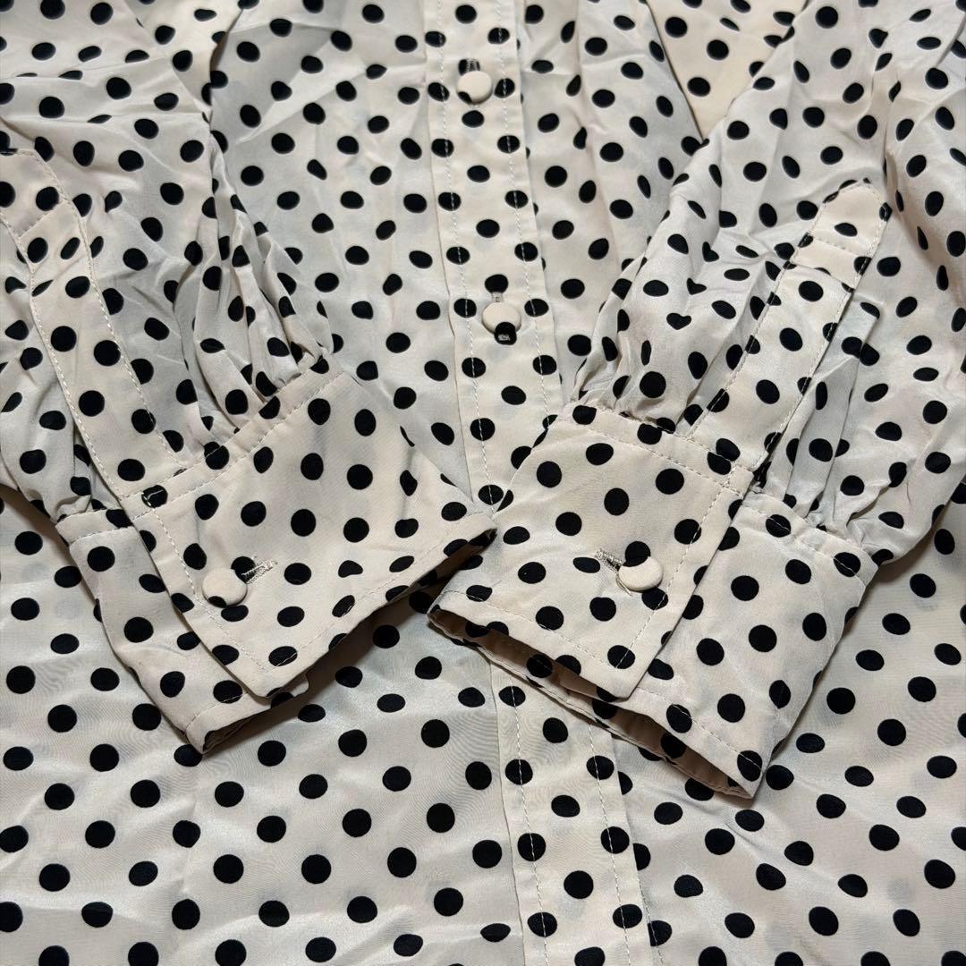 【LOULOU WILLOUGHBY】 デシンドットフリルブラウス ボウタイ付き