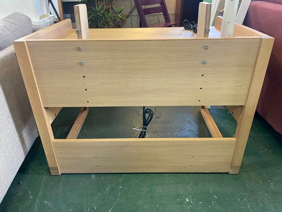 カリモク×ベネッセ　学習机　ライト付き