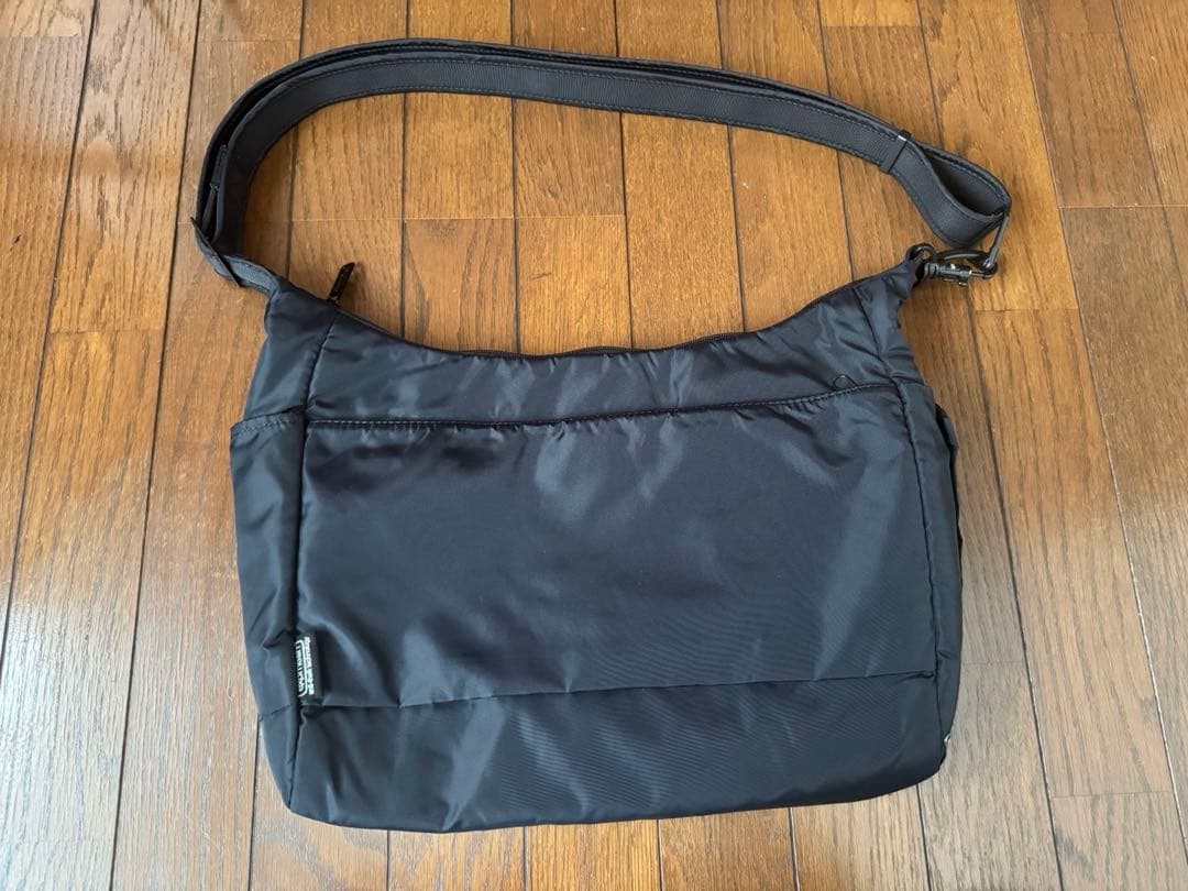 PacSafe パックセーフ シティーセーフ 200 GII ブラック