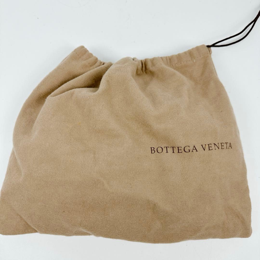 美品　使用感少　ボッテガヴェネタ　パンチング　イントレチャート　クラッチバッグ