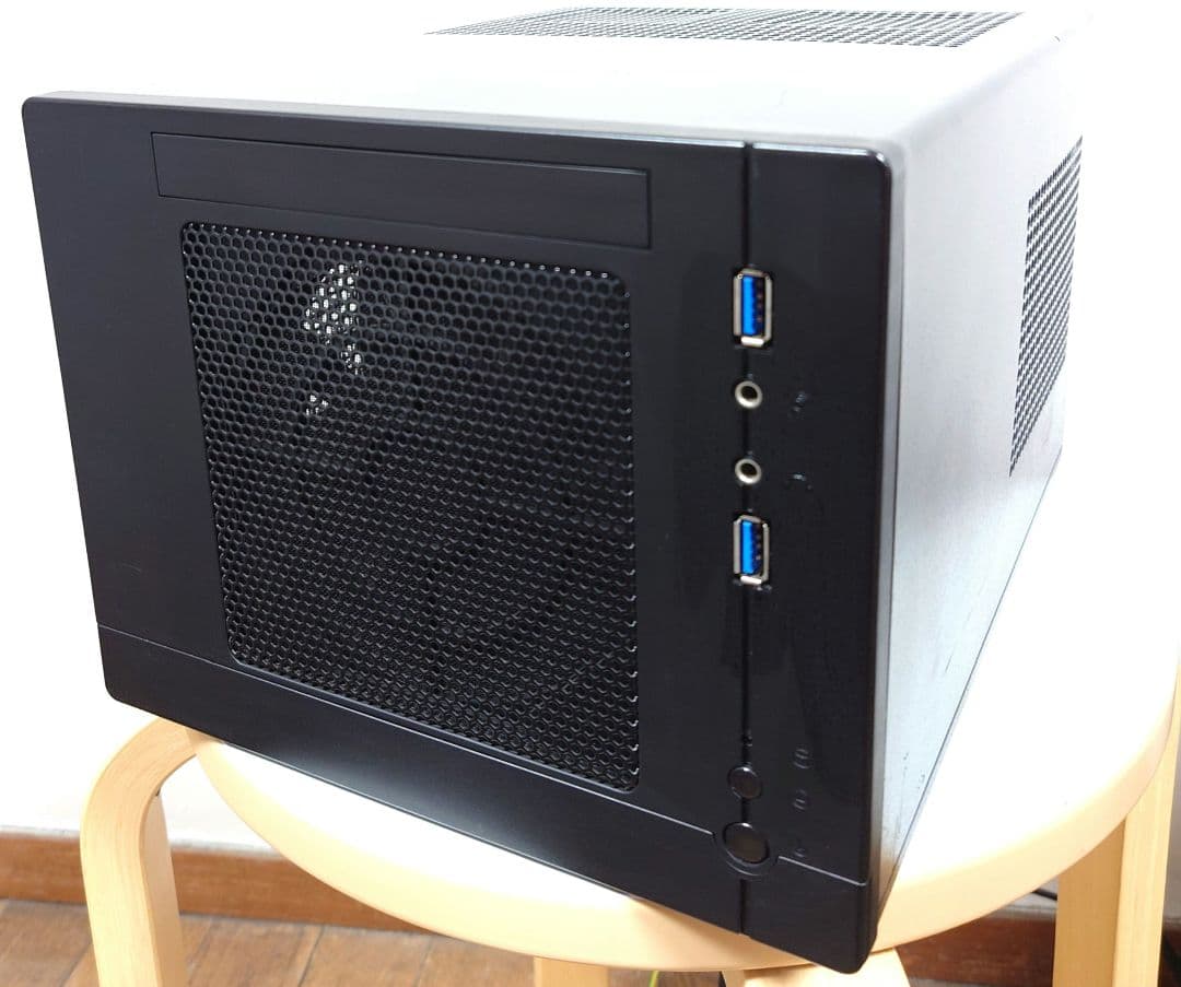 コンパクト キューブ デスクトップ PC i5 16GB GT730