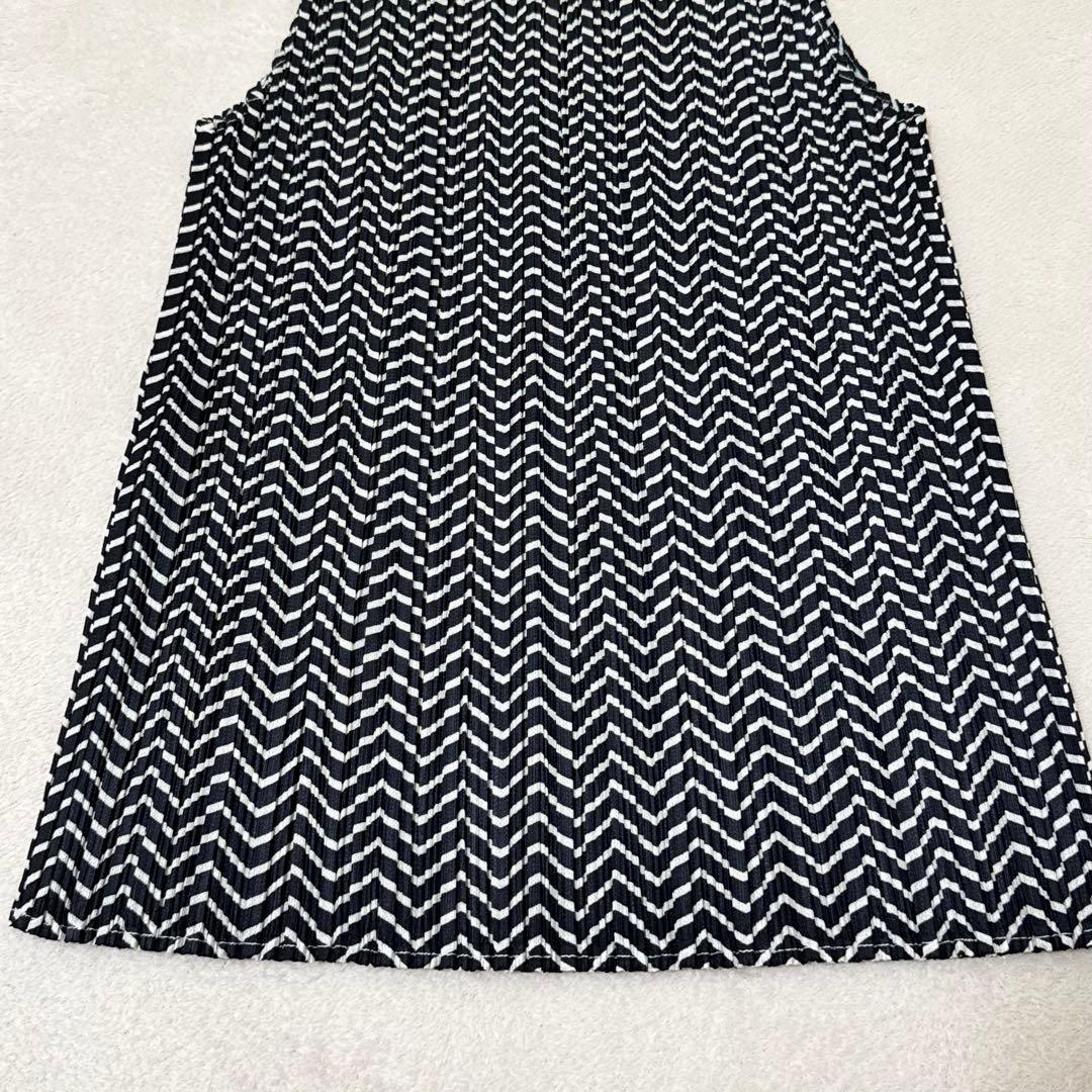 極美品✨PLEATS PLEASE プリーツ　ノースリーブ　ゼブラ　白色　黒色