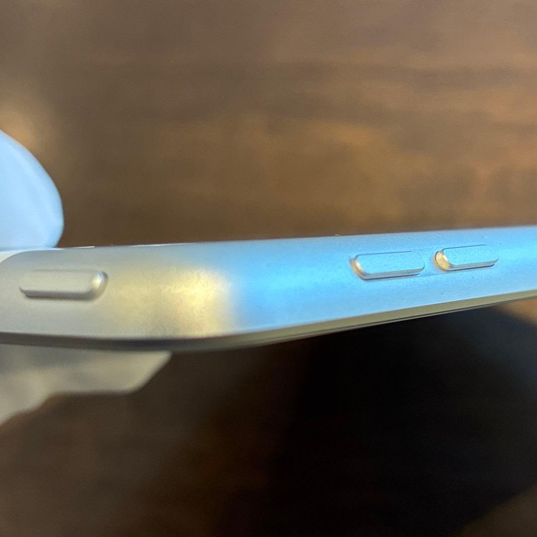 Apple iPad 第７世代 32GB シルバー SIMフリー