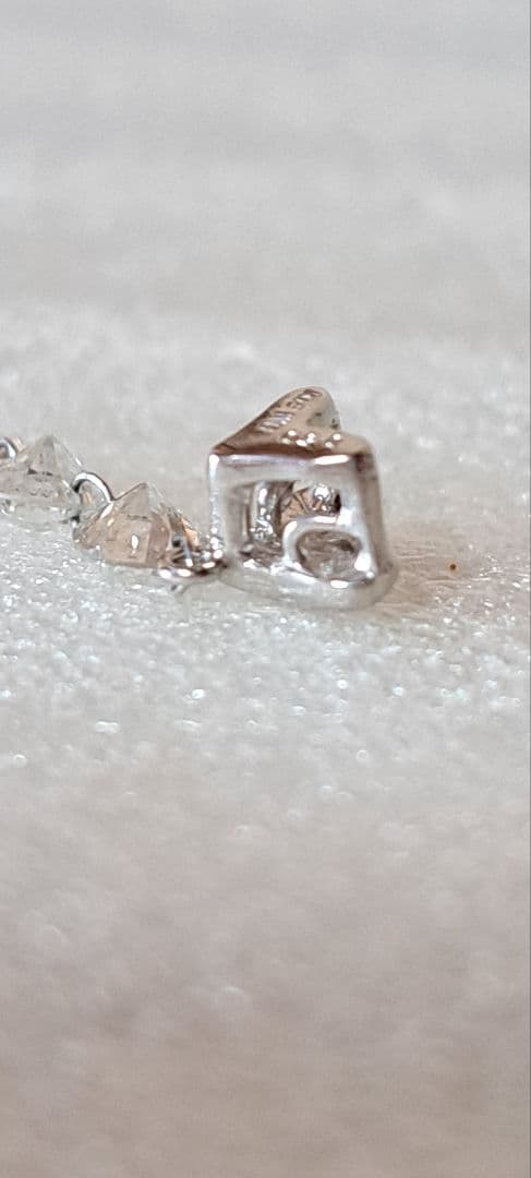 【美品】計0.50カラット　ダイヤペンダントトップ