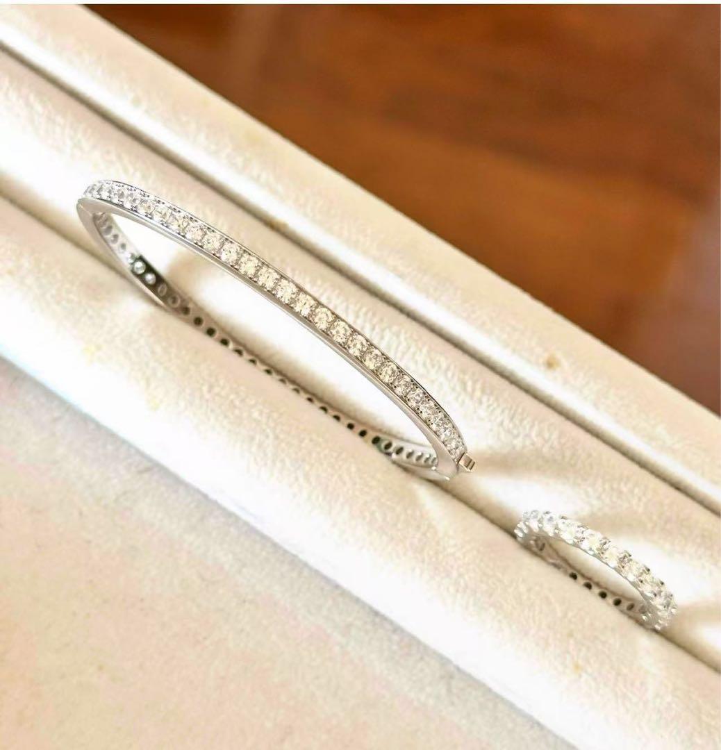 最高級　モアサナイトダイヤ　バングル