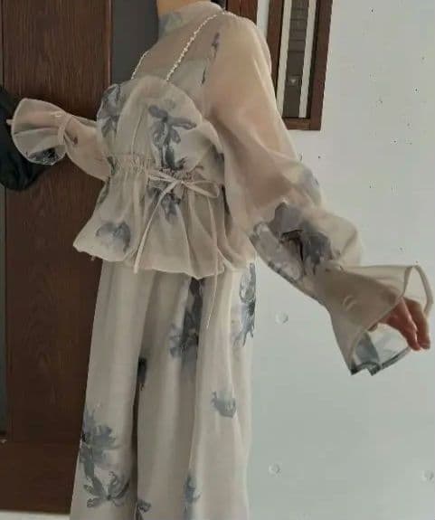 【値下中】willfully pearl camisole set flower