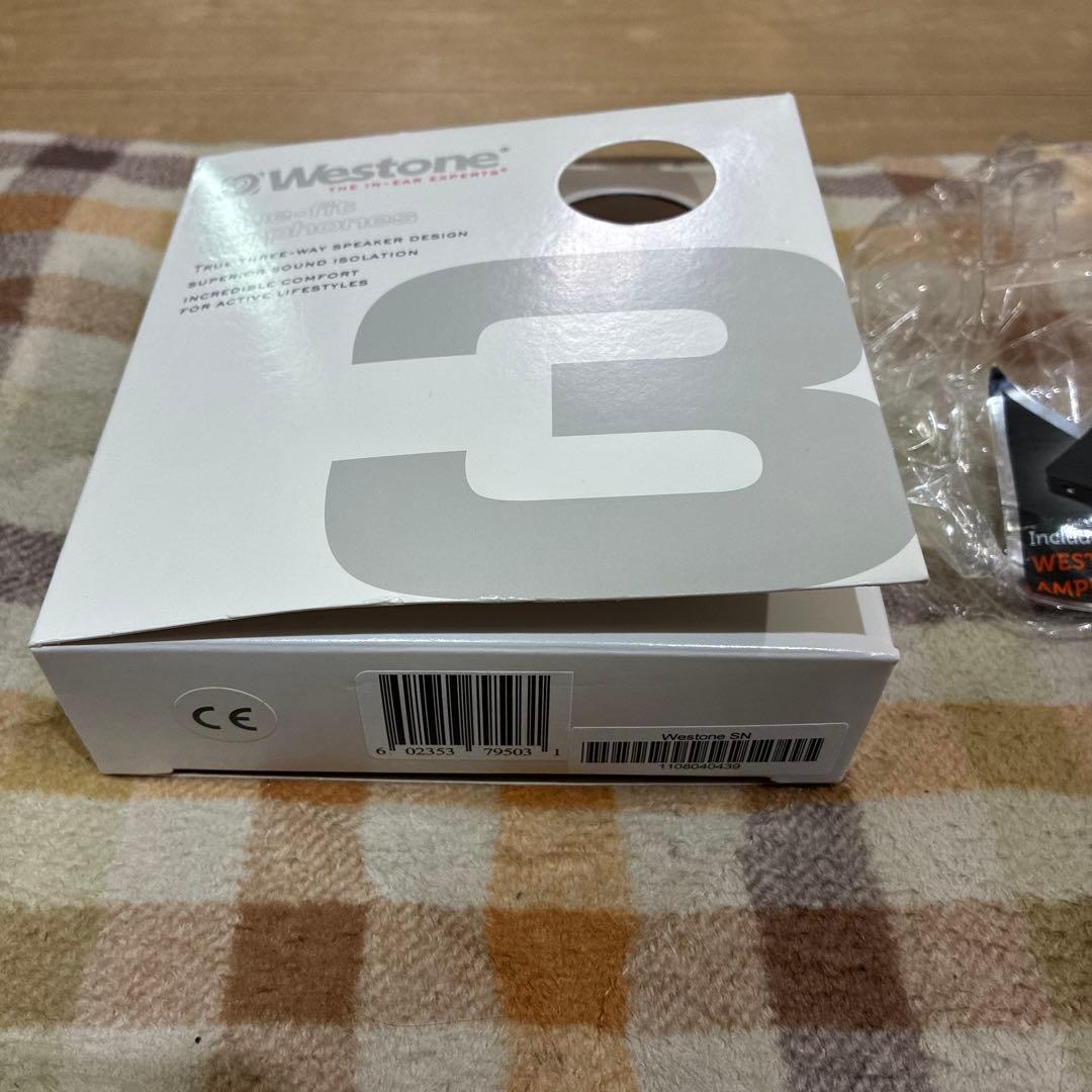 新品　未使用Westone Audio Westone3 fiio アンプ同梱