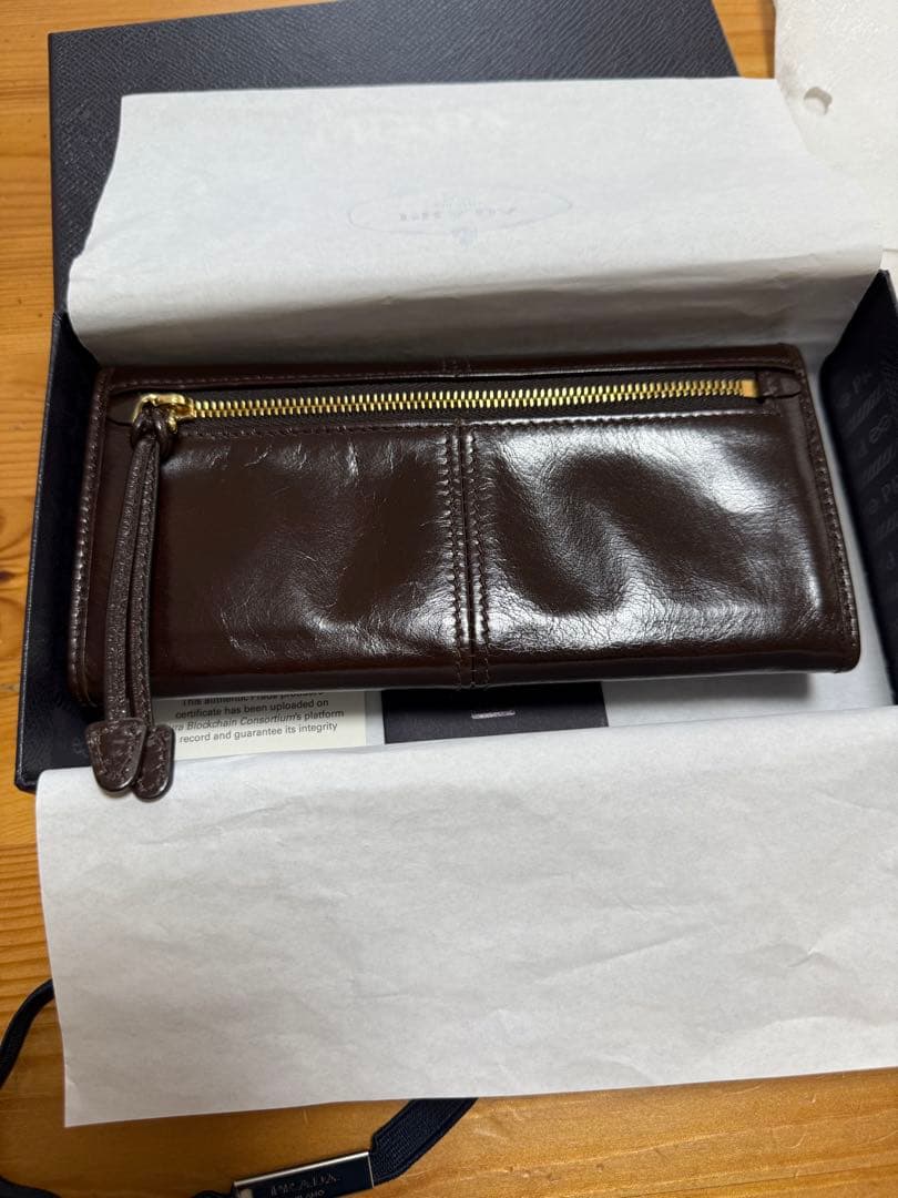 にゅんさん⭐︎PRADA ソフトルックスレザー 長財布　ダークブラウン