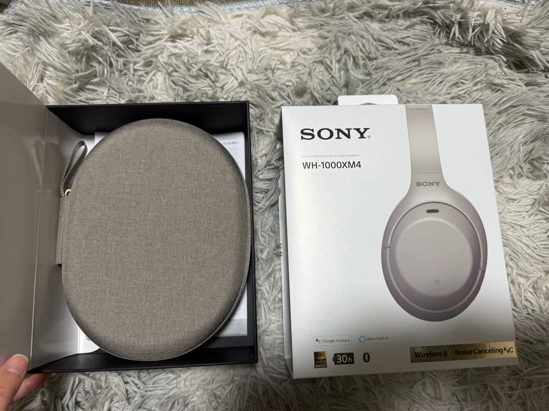 SONY WH-1000XM4 ワイヤレスヘッドフォン　プラチナシルバー