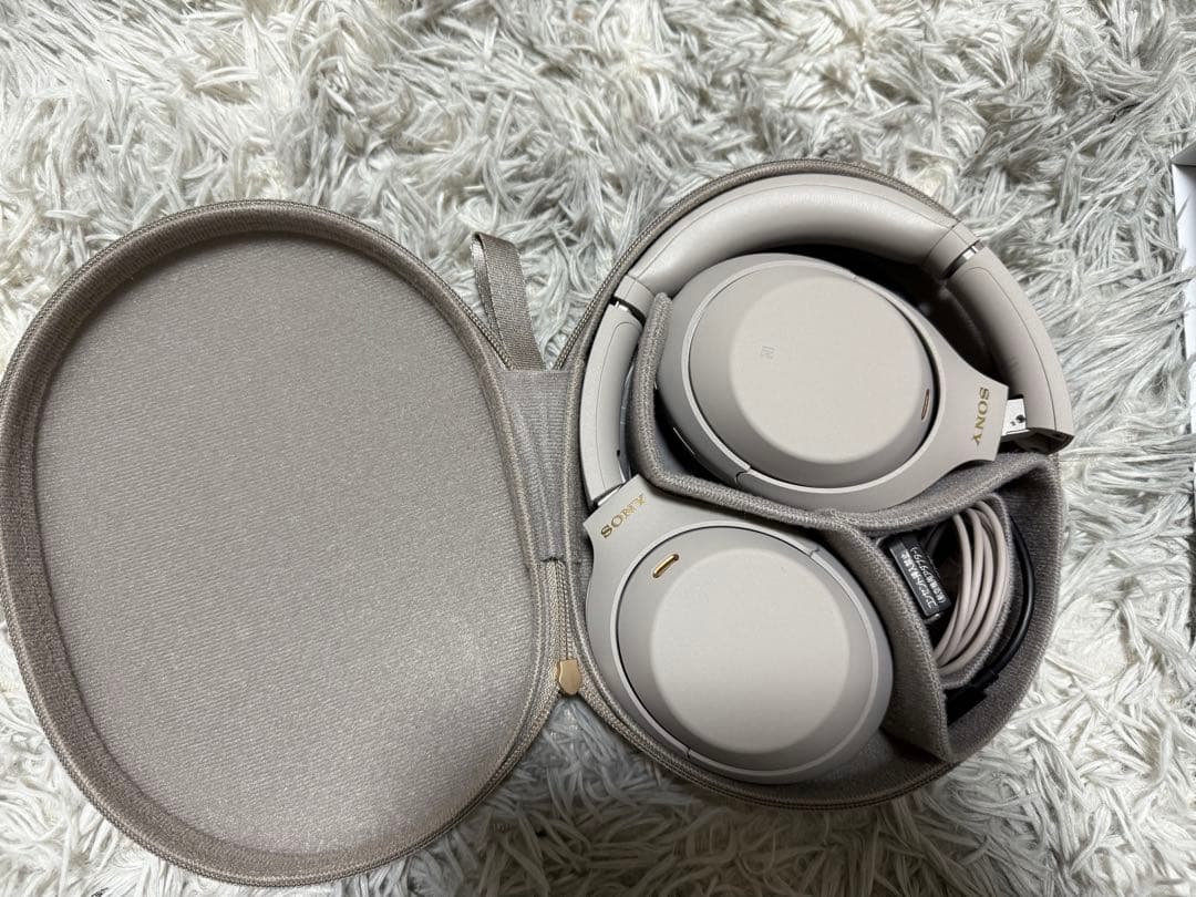 SONY WH-1000XM4 ワイヤレスヘッドフォン　プラチナシルバー