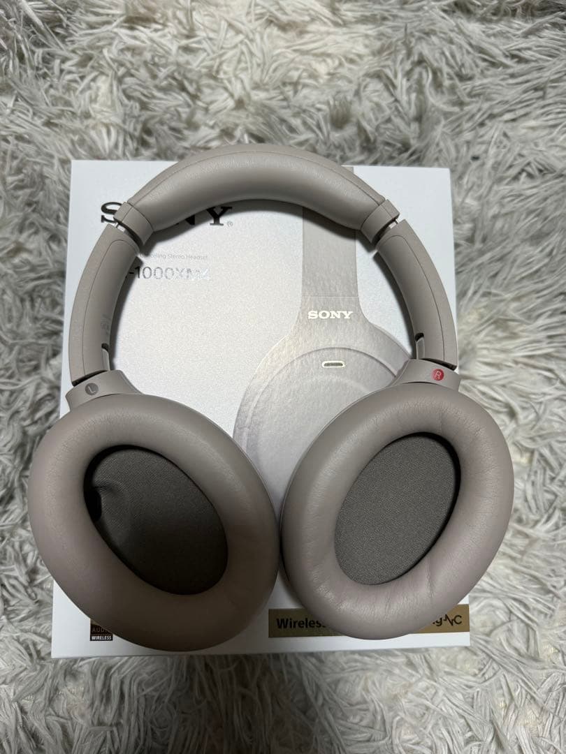 SONY WH-1000XM4 ワイヤレスヘッドフォン　プラチナシルバー