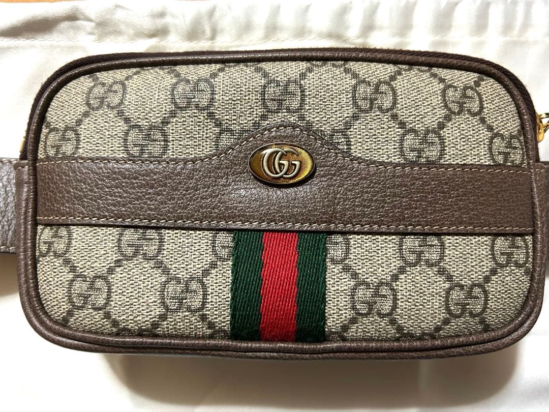GUCCI ボディバッグ　ウエストポーチ　GGスプリーム