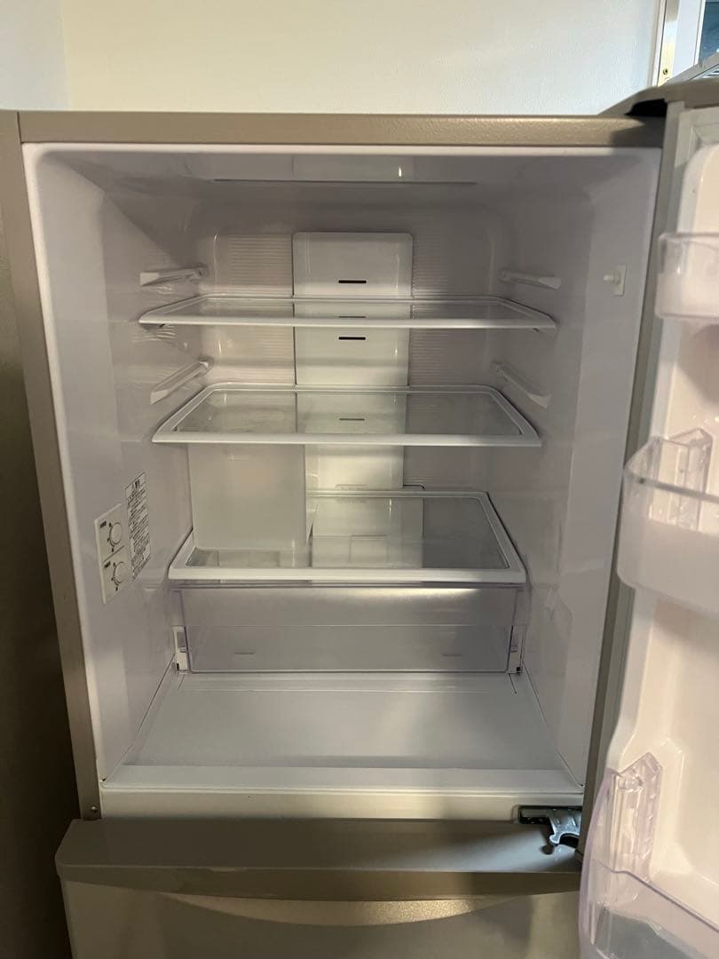 【美品】【送料込み】【日本製】【265L】HITACHI 冷蔵庫 シルバー