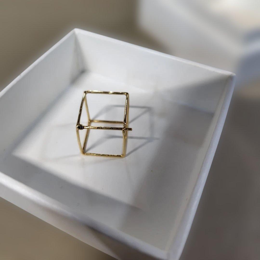 〈シハラ〉スクエアピアス15