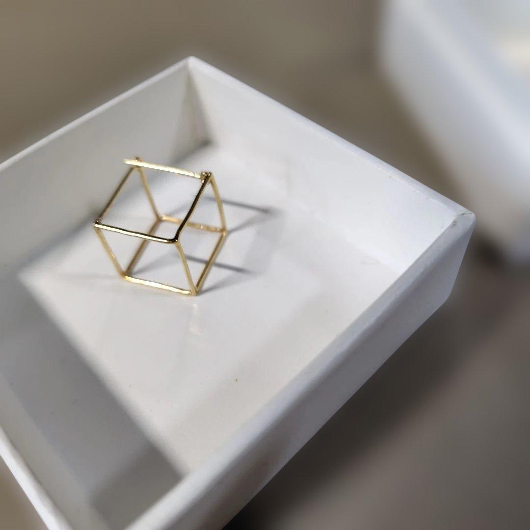 〈シハラ〉スクエアピアス15