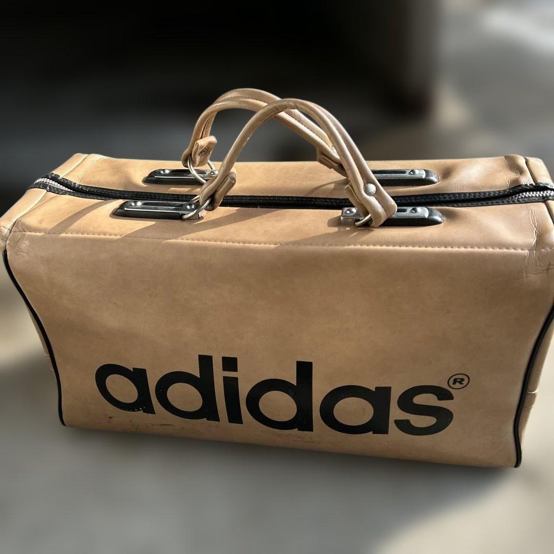 adidas ボストンバッグ ベージュ