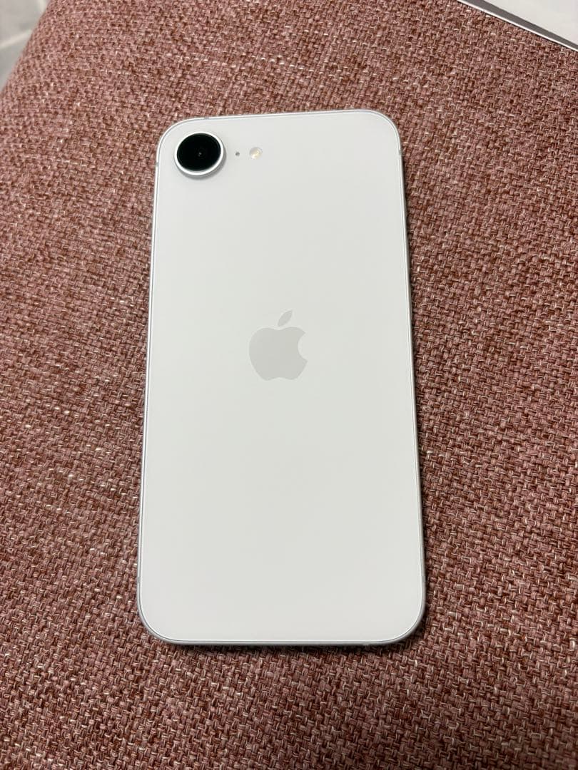 【本日限定価格】Apple iPhone 16e ホワイト 6.1インチ 本体