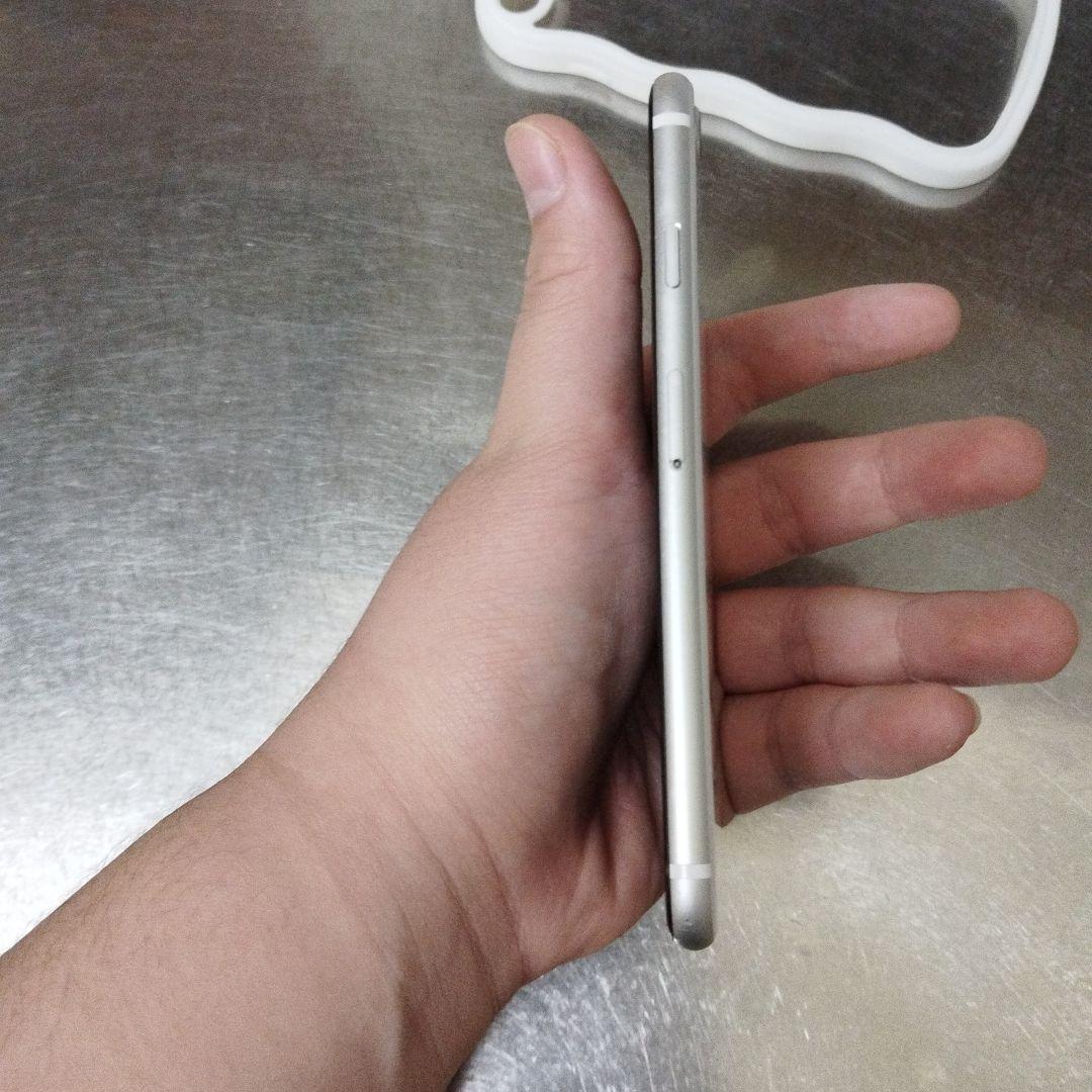 iPhoneSE第2世代（ケース付属）