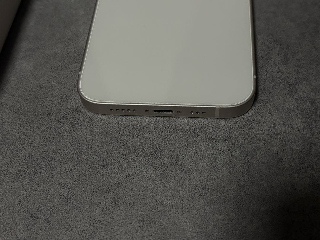 【美品】iPhone 13 128GB Starlight 本体 SIMフリー