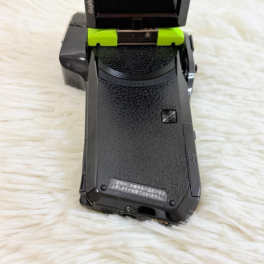 SANYOデジタルムービーカメラ　Xacti DMX-CG11グリーン