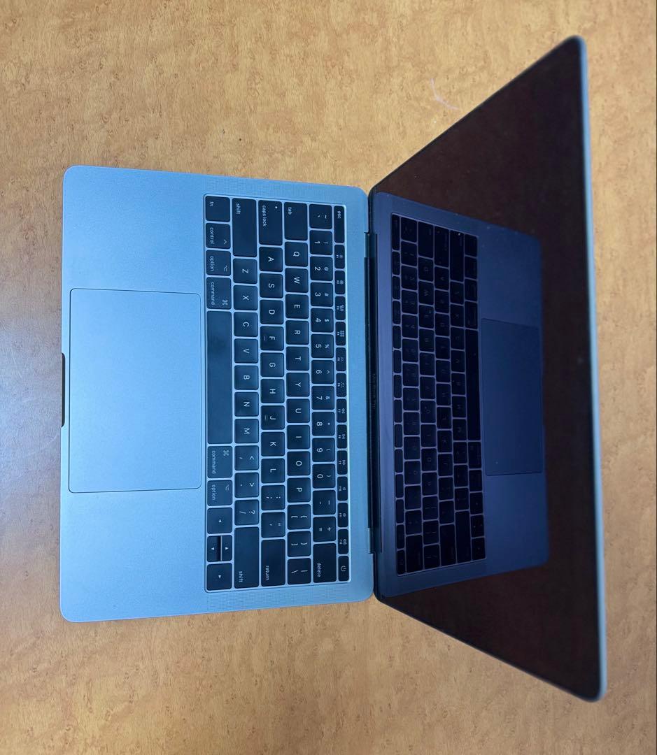 美品MacBookPro 2017 13インチ 今年の最新mac os