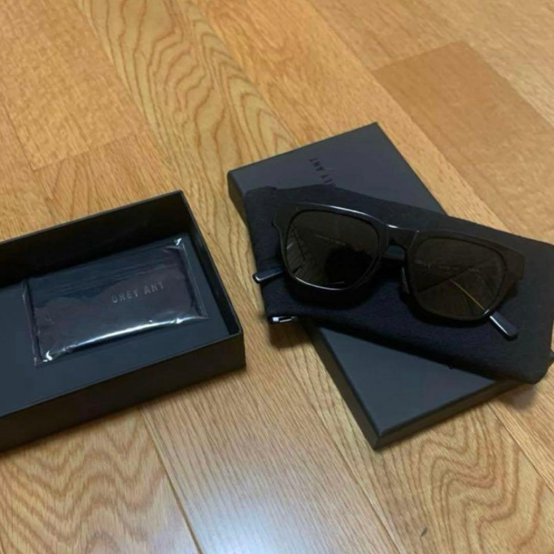FEAR OF GOD サングラス Grey Ant 1983