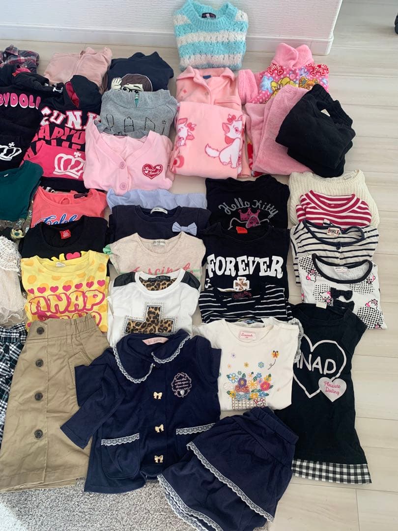 ②女の子洋服まとめ売り全５６点