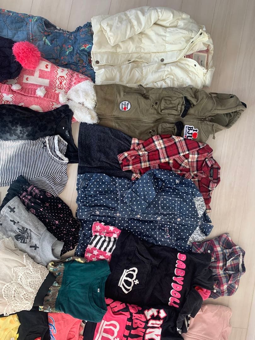 ②女の子洋服まとめ売り全５６点