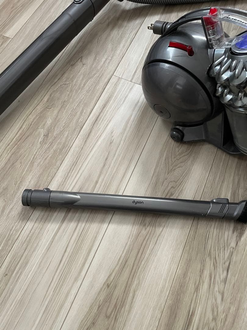 Dyson 掃除機　DC63