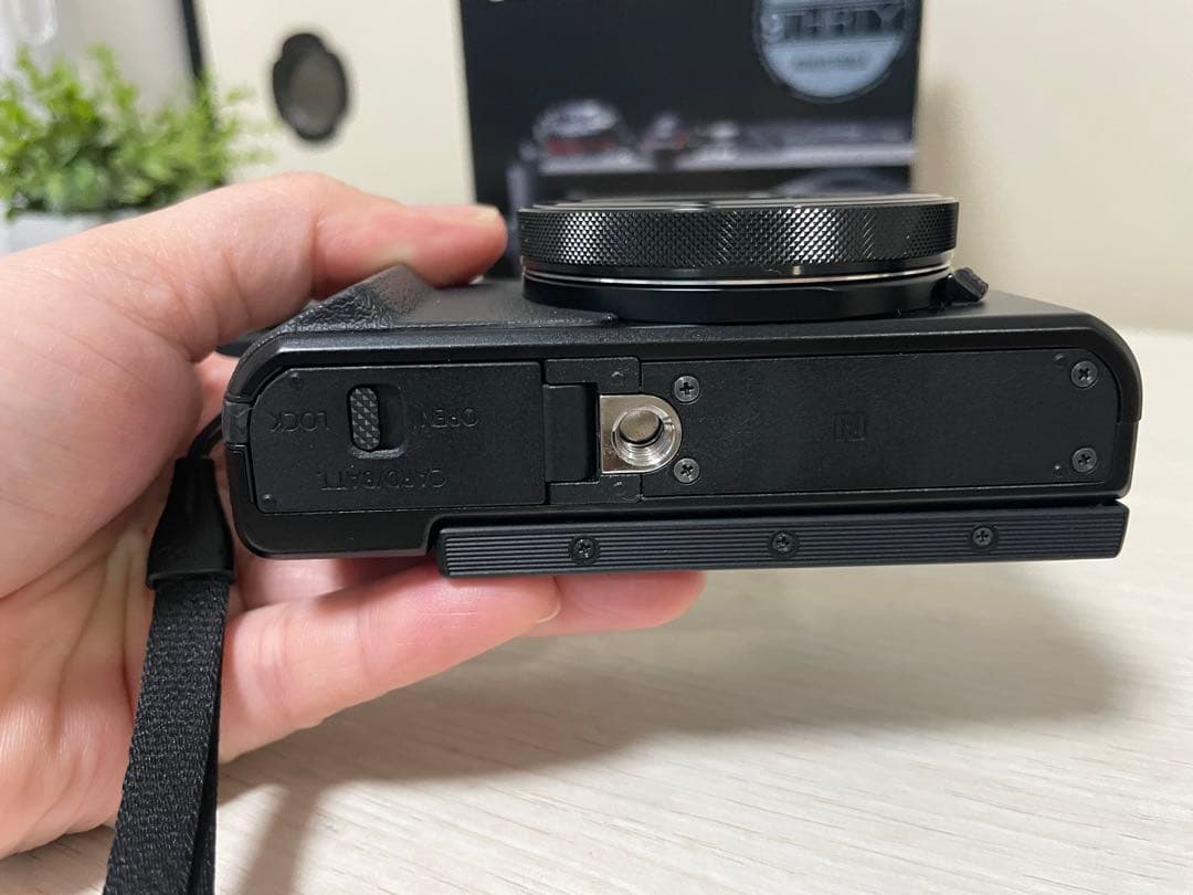 Canon PowerShot G7X Mark II 本体と付属品