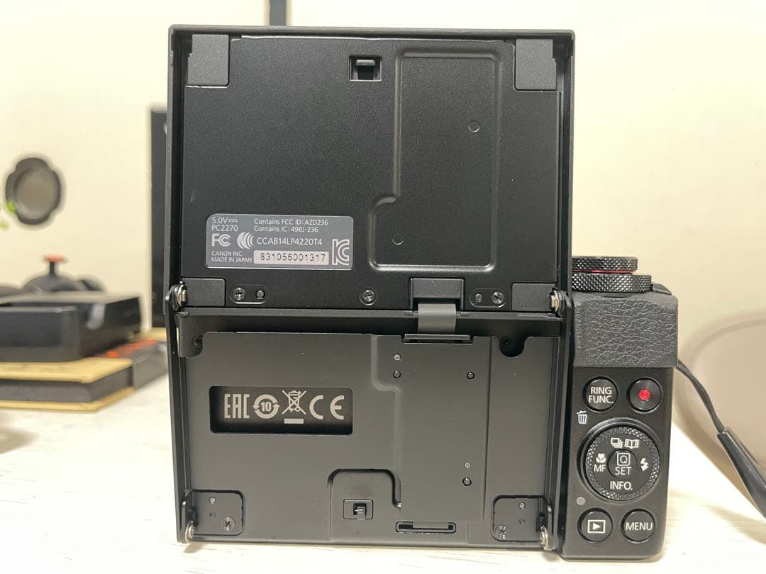 Canon PowerShot G7X Mark II 本体と付属品