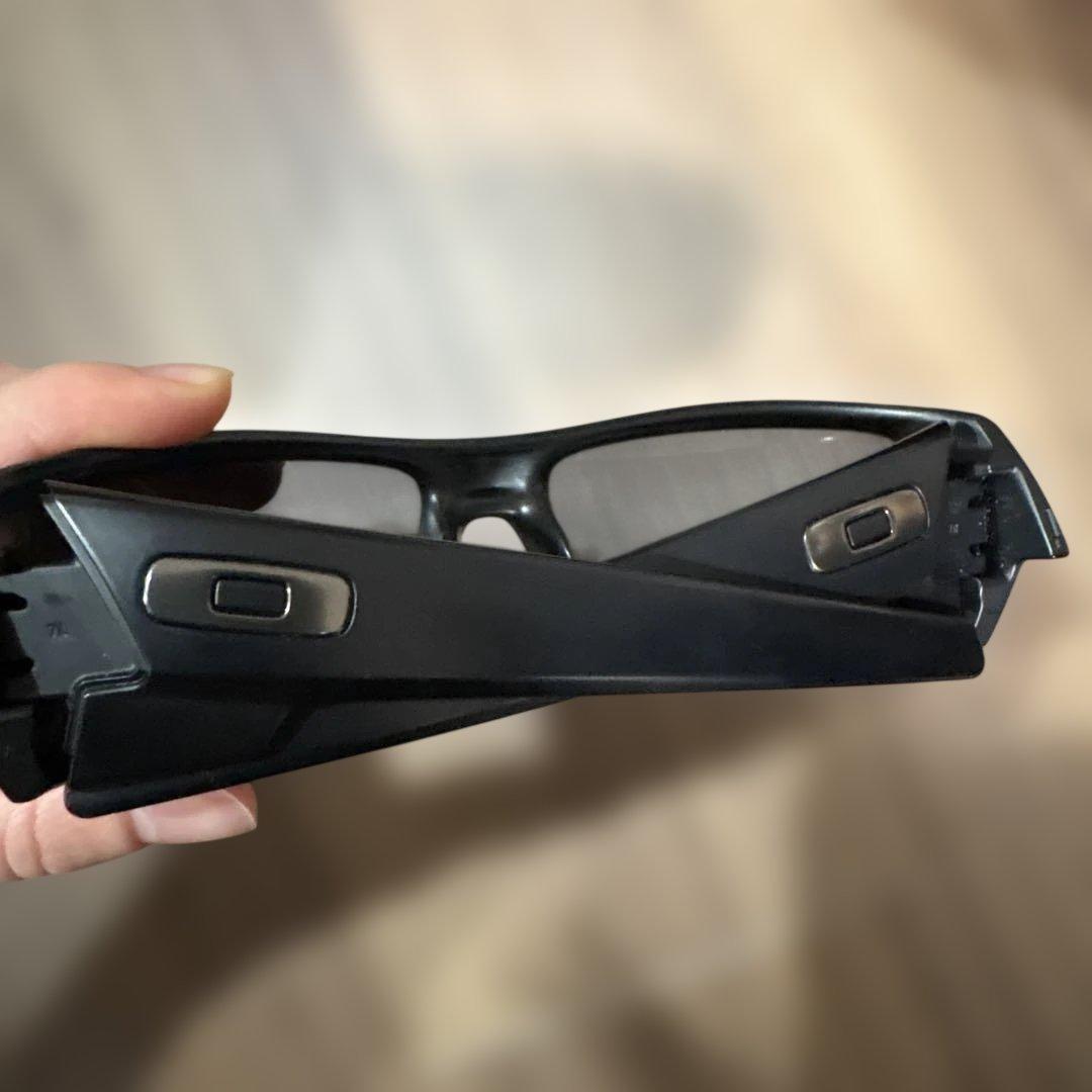 OAKLEY ブラックサングラス ケース付き