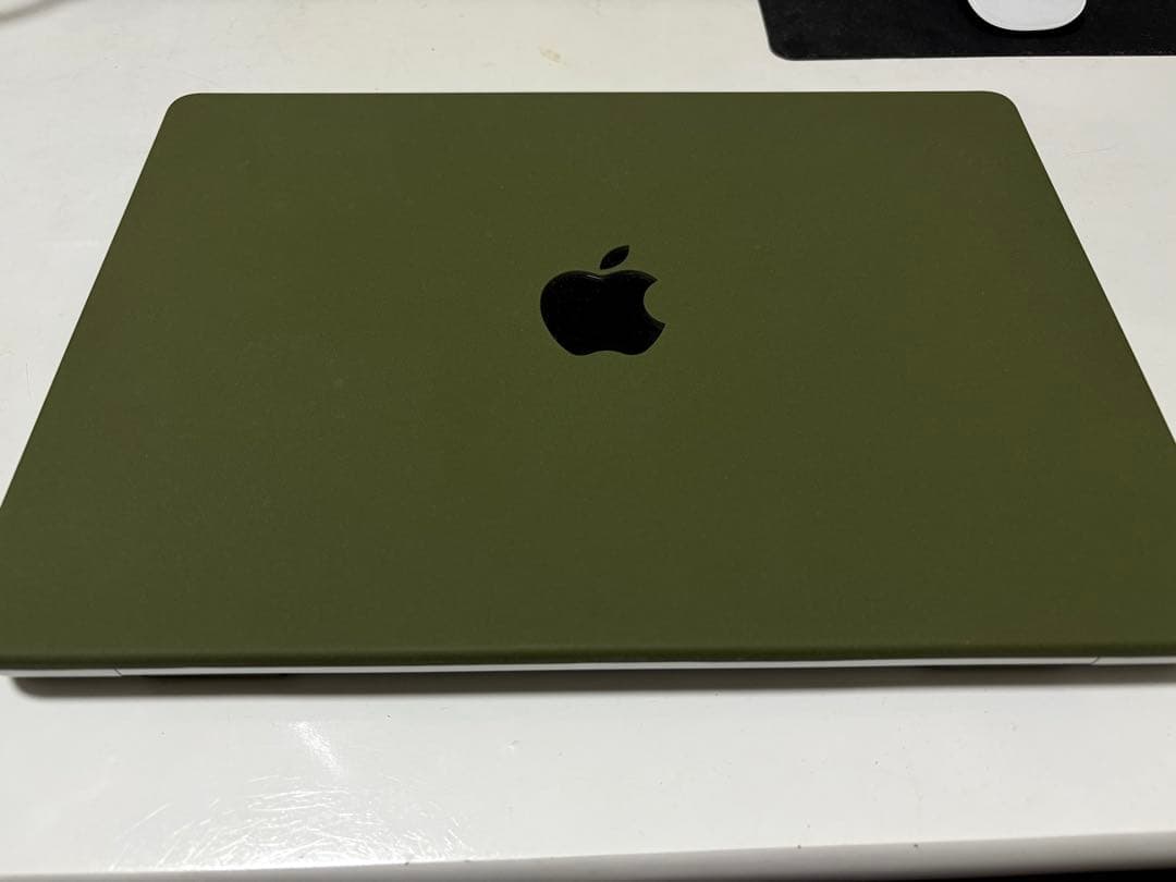 【極美品】MacBook Pro M2チップ 2024 1T SSD