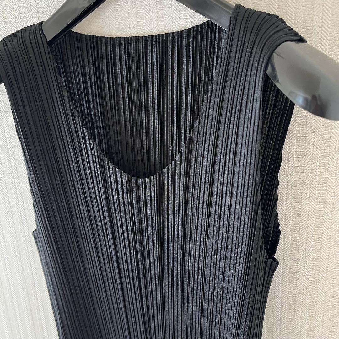 PLEATSPLEASE イッセイミヤケ ロングチュニック　ノースリーブ 黒