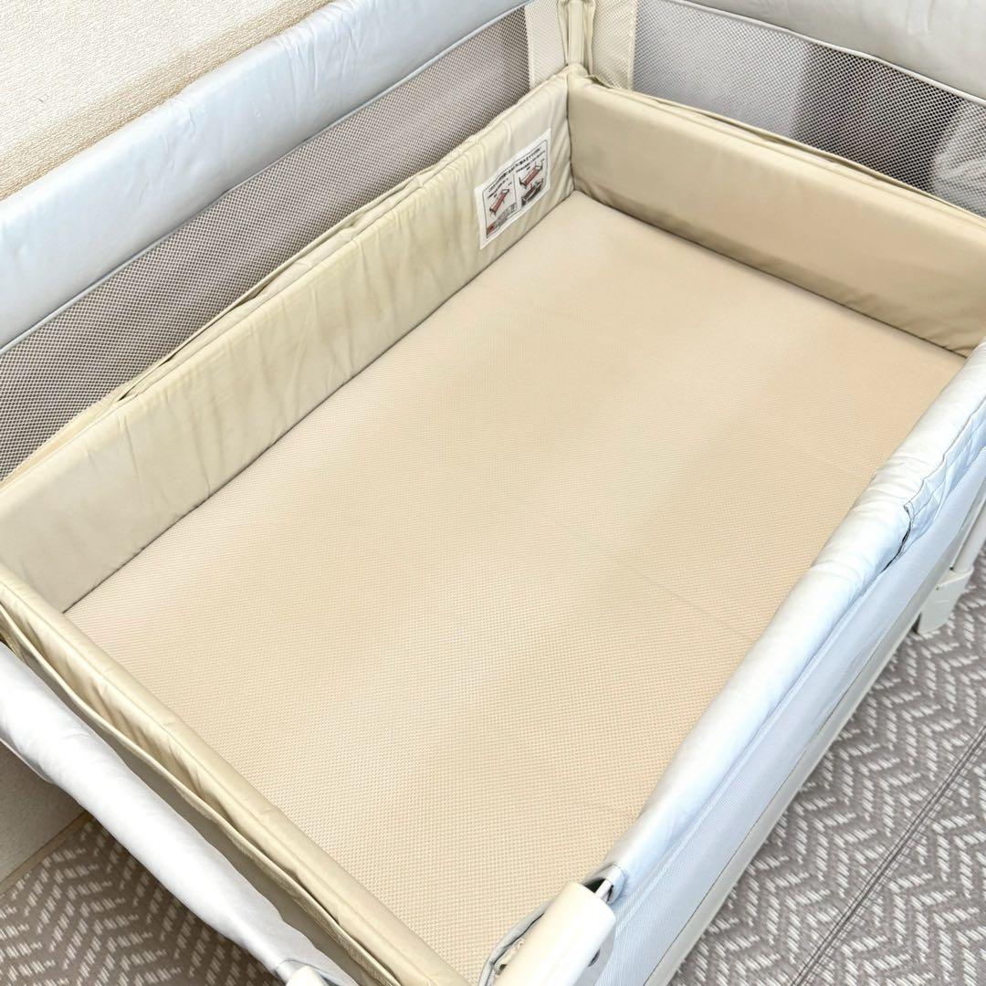 アップリカ　ココネルエアーAB ホワイトグレー Aprica ベビーベッド