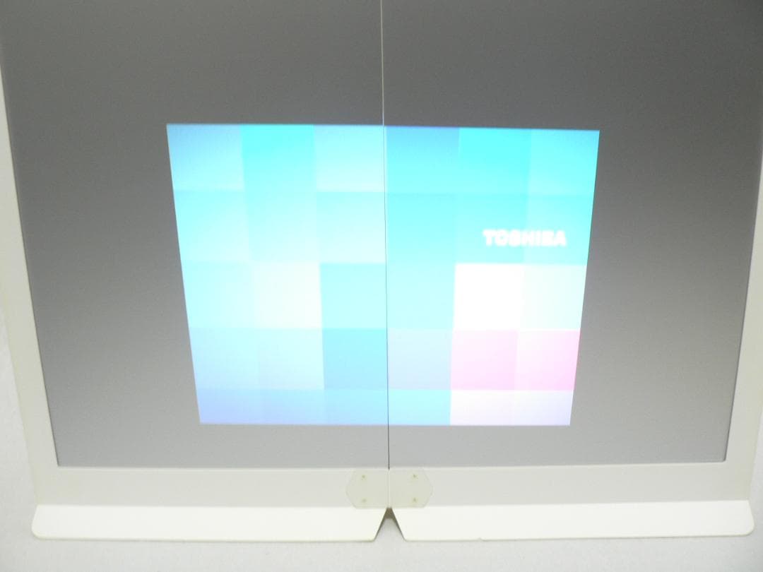 東芝 DLPプロジェクター・LED光源・ TDP-FF1A・高輝度スクリーン付属