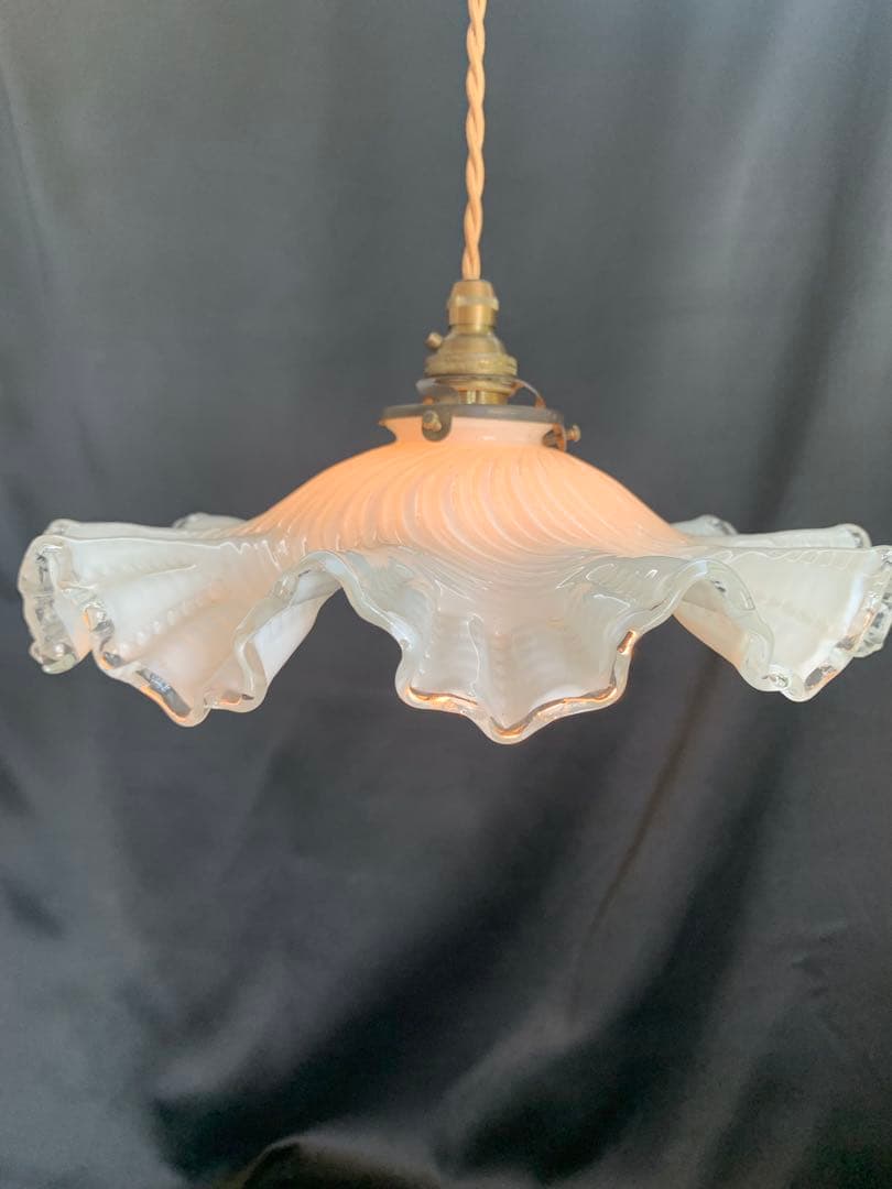 フランス製　MOUTH-BLOWN GLASS VIANNE ガラスシェード照明