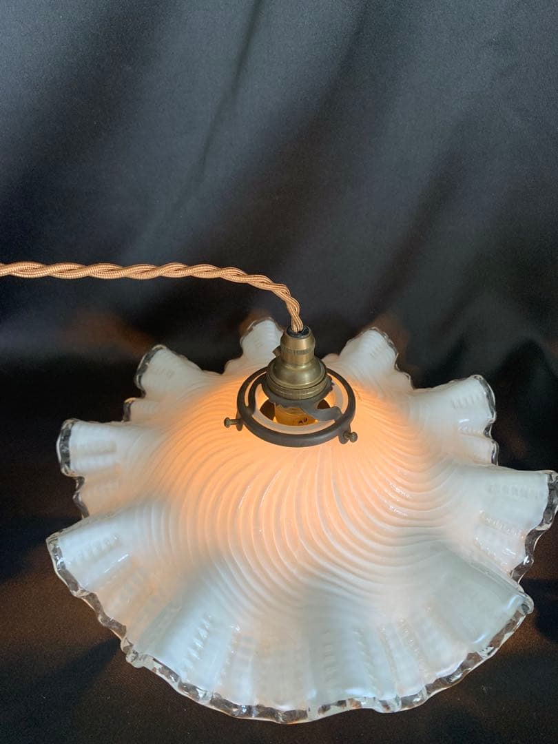 フランス製　MOUTH-BLOWN GLASS VIANNE ガラスシェード照明