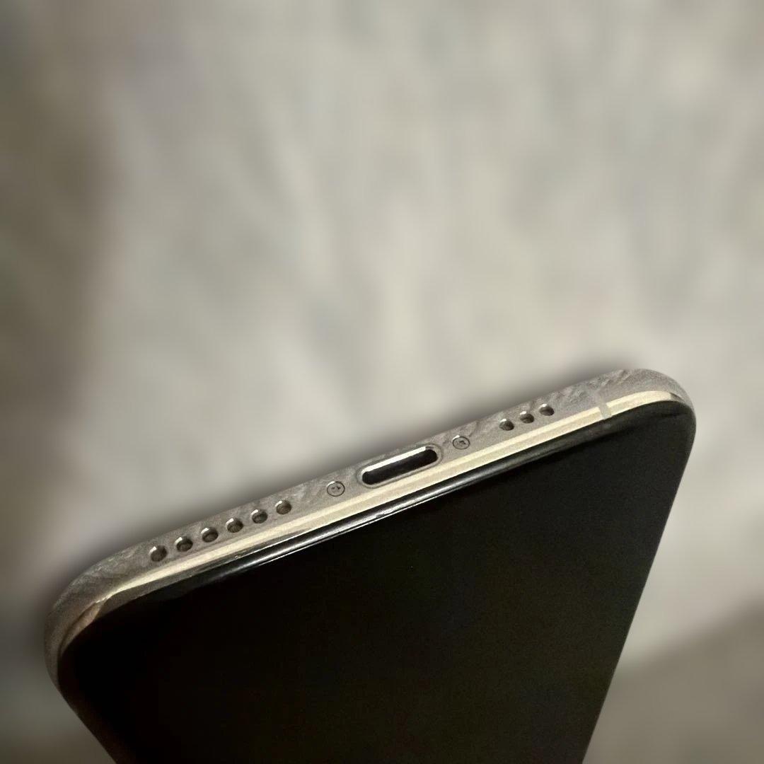 Apple iPhone XS シルバー　64GB 本体のみ