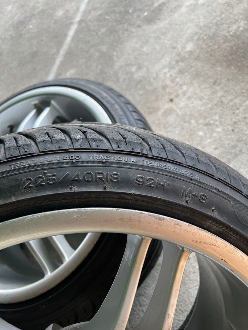 AVS vs-5 18インチ 9.5J +45 PCD114.3 5H